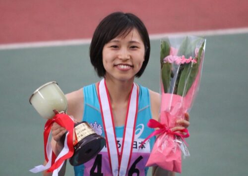 三苫薫　妻　剱持クリア　陸上選手　三段跳び　本名　ハーフ　純日本人