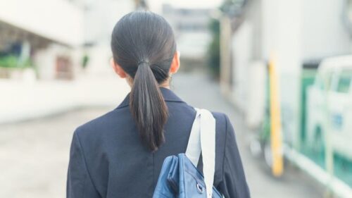 遠野なぎこ　中学時代　母親からの虐待　精神的虐待　交際相手の下半身の写真　再婚相手との入浴　教養　異父兄弟　摂食障害