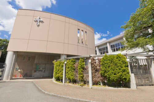 丸山智巳　子ども　3人　長男　長女　次男　学校　聖ドミニコ学園