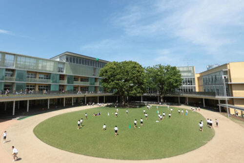 阿部寛　子ども　娘　2人　長女　12歳　小学校6年生　次女　10歳　小学校5年生　青山学院幼稚園　青山学院初等部