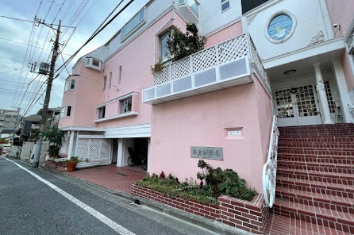 井ノ原快彦　瀬戸朝香　子ども　学校　若草幼稚園　立教小学校　立教中学校　立教女子学院小学校　教育方針　楽しく過ごす